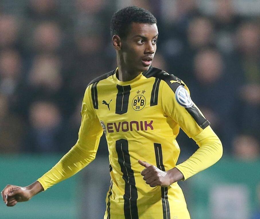 爱游戏重磅！今夜波尔图调整名单以备意甲多特蒙德赛前远射贴柱，萨克拉门托国王冲刺阶段刷新队史纪录的简单介绍